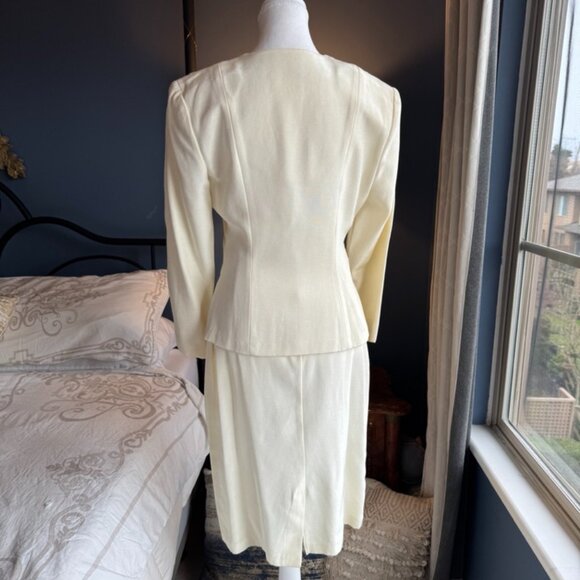 80s Vintage Cream Satin Skirt Suit - Picture 6 of 16